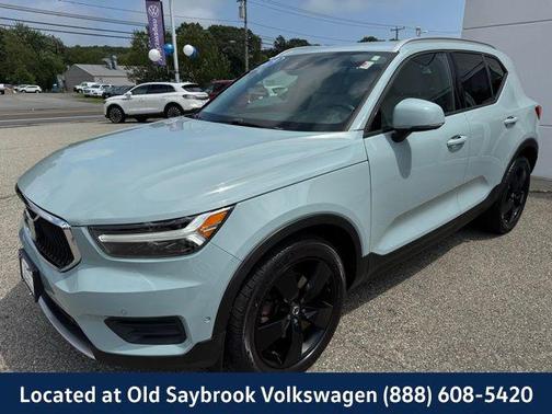 2019 Volvo XC40 T5 Momentum