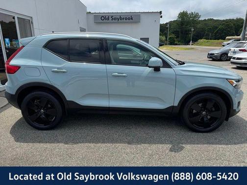 2019 Volvo XC40 T5 Momentum