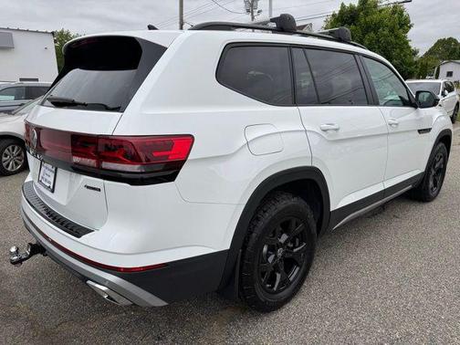 2025 Volkswagen Atlas 2.0T Peak Edition