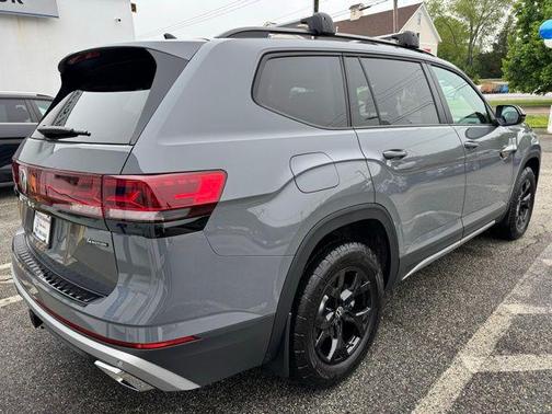 2025 Volkswagen Atlas 2.0T Peak Edition
