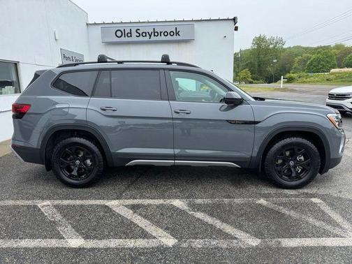 2025 Volkswagen Atlas 2.0T Peak Edition