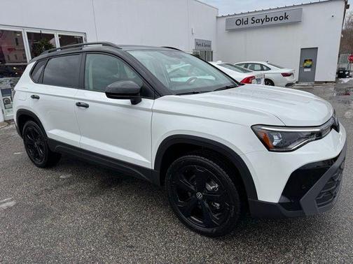 2026 Volkswagen Taos SE Black