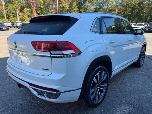 2022 Volkswagen Atlas Cross Sport 3.6L V6 SEL Premium R-Line