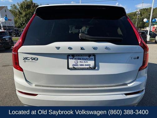 2021 Volvo XC90 T6 Momentum