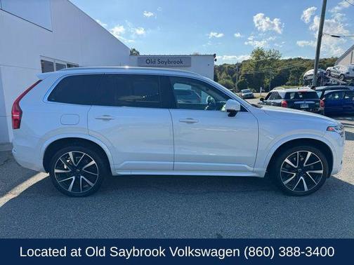 2021 Volvo XC90 T6 Momentum