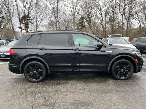 2022 Volkswagen Tiguan 2.0T SE R-Line Black 4MOTION