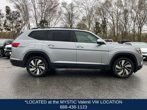 Silver Mist 2024 Volkswagen Atlas 2.0T SE w/Technology 4MOTION
