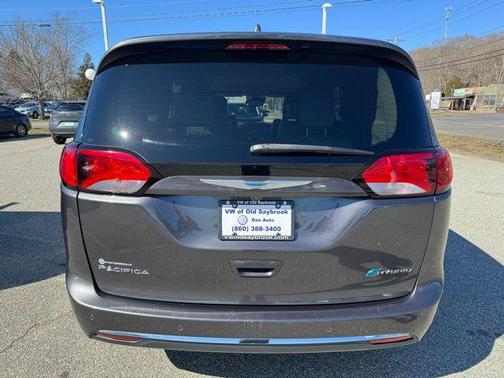 2018 Chrysler Pacifica Hybrid Limited