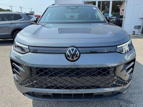 2025 Volkswagen Tiguan 2.0T SE R-Line Black 4MOTION