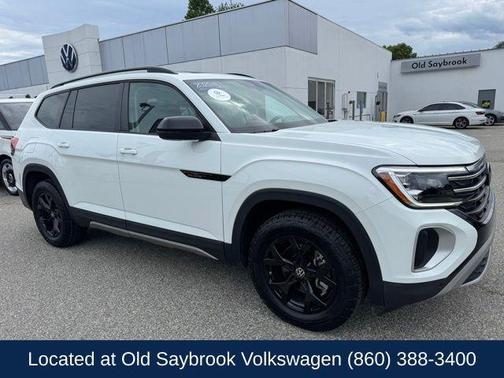 Pure White 2025 Volkswagen Atlas 2.0T Peak Edition