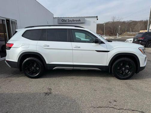 2026 Volkswagen Atlas Peak Edition