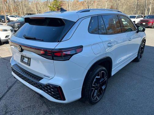 2025 Volkswagen Tiguan 2.0T SEL R-Line 4MOTION