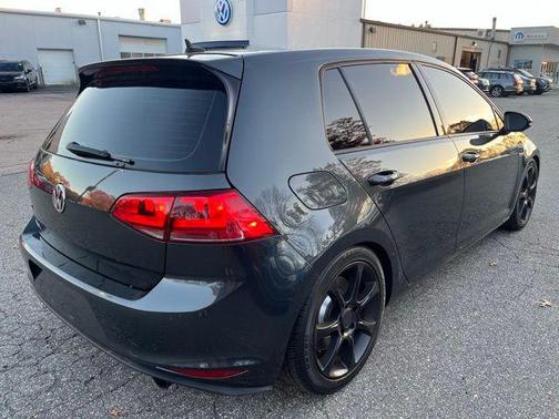 2017 Volkswagen Golf GTI 2.0T SE 4-Door