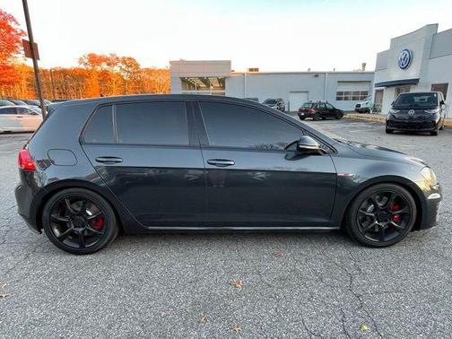 2017 Volkswagen Golf GTI 2.0T SE 4-Door