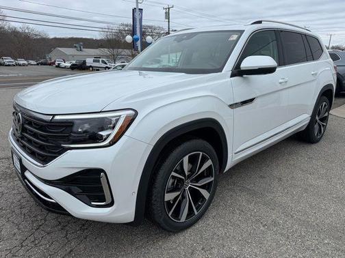 White Pearl 2026 Volkswagen Atlas 2.0T SEL Premium R-Line 4MOTION
