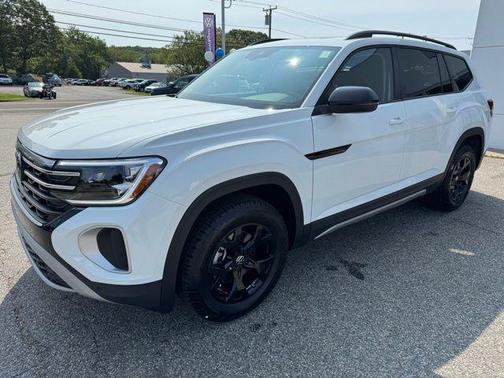 2025 Volkswagen Atlas 2.0T Peak Edition