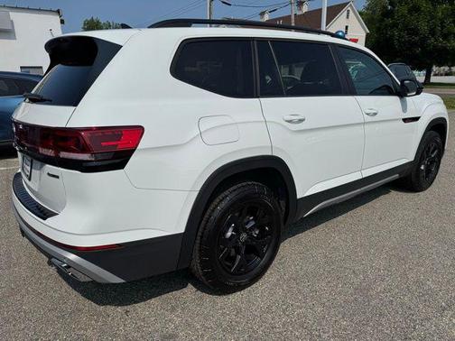 2025 Volkswagen Atlas 2.0T Peak Edition