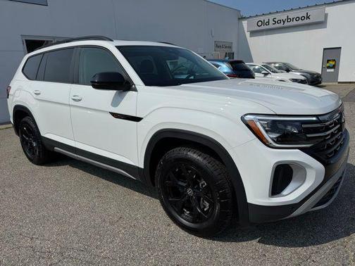 2025 Volkswagen Atlas 2.0T Peak Edition