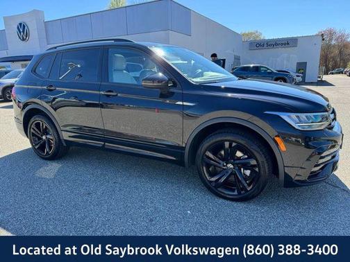 Deep Black 2023 Volkswagen Tiguan 2.0T SE R-Line Black 4MOTION