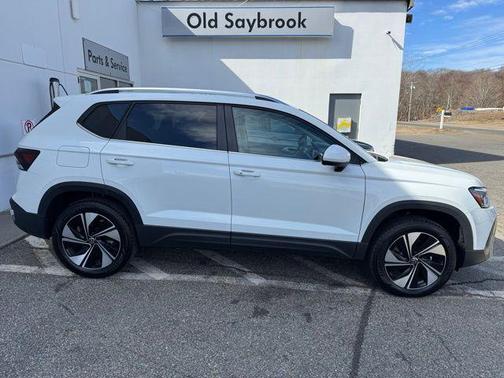 2025 Volkswagen Taos 1.5T SE