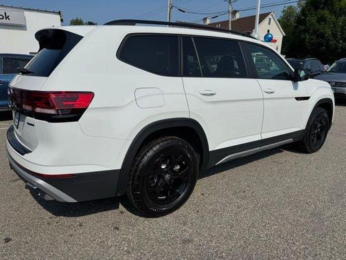 2025 Volkswagen Atlas 2.0T Peak Edition