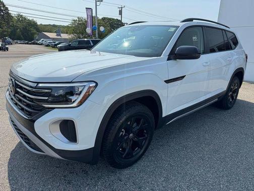 2025 Volkswagen Atlas 2.0T Peak Edition