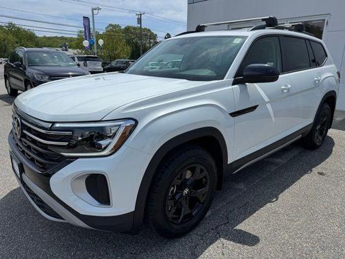 2025 Volkswagen Atlas 2.0T Peak Edition