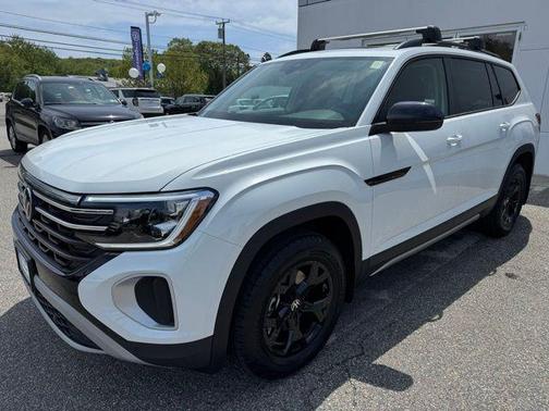 2025 Volkswagen Atlas 2.0T Peak Edition
