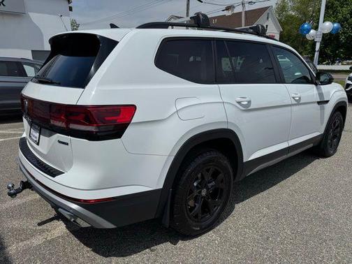 2025 Volkswagen Atlas 2.0T Peak Edition