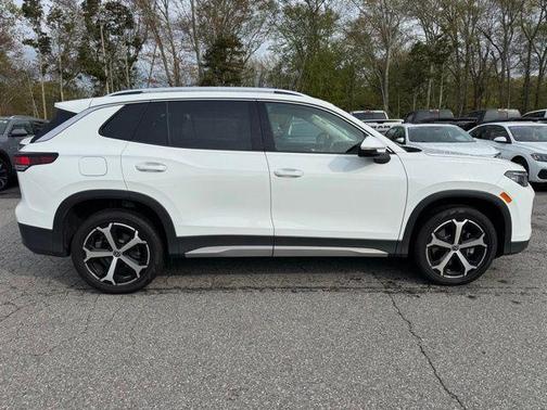 Pure White 2025 Volkswagen Tiguan 2.0T SE 4MOTION