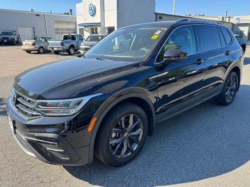 Deep Black 2022 Volkswagen Tiguan 2.0T SE 4MOTION