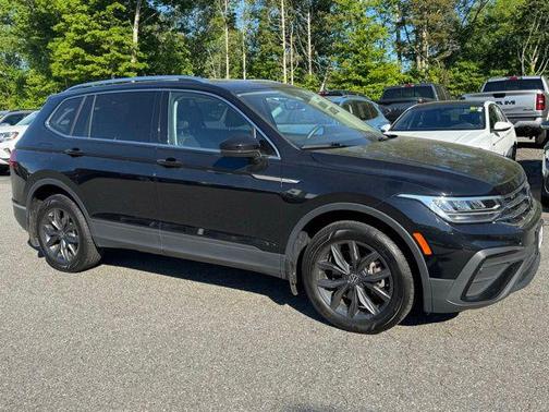 Deep Black 2022 Volkswagen Tiguan 2.0T SE 4MOTION