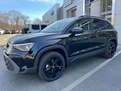 2025 Volkswagen Taos 1.5T SE Black