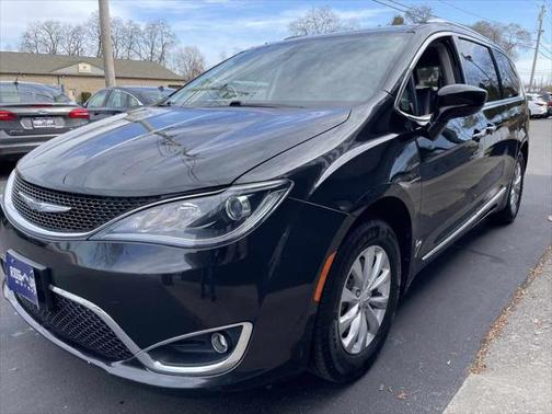 2018 Chrysler Pacifica Touring-L