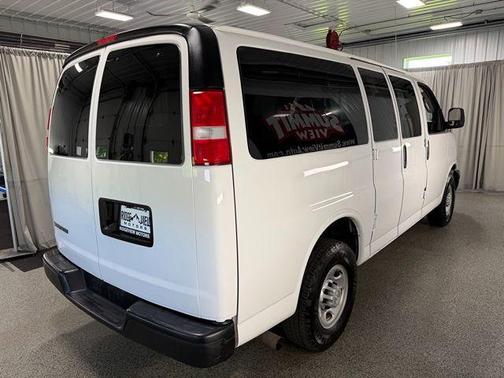 Summit White 2019 Chevrolet Express 2500 LT