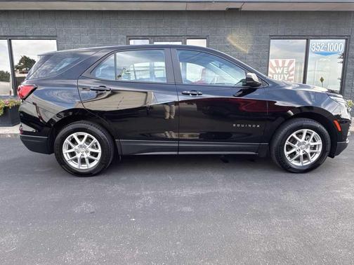 2022 Chevrolet Equinox LS