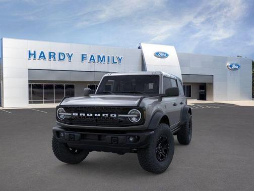 Carbonized Gray Metallic 2026 Ford Bronco Badlands
