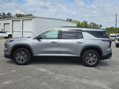 Sterling Gray Metallic 2024 Chevrolet Traverse LT