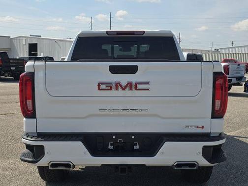 Summit White 2024 GMC Sierra 1500 AT4
