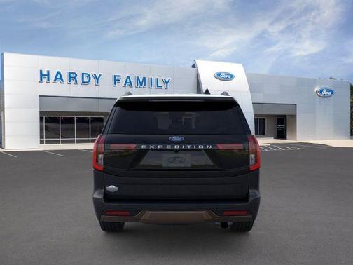 Agate Black Metallic 2026 Ford Expedition King Ranch