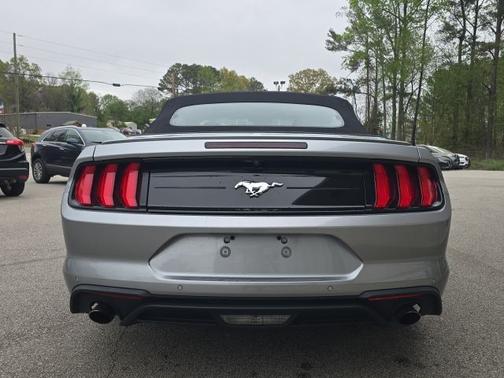 2022 Ford Mustang ECOBOOST PREMIUM