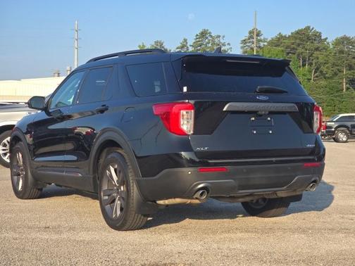 AGATE BLACK METALLIC 2023 Ford Explorer XLT