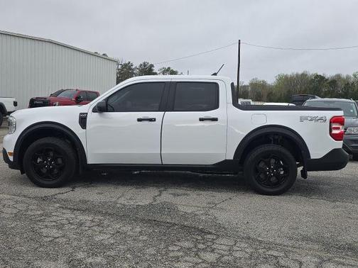 Oxford White 2024 Ford Maverick XLT