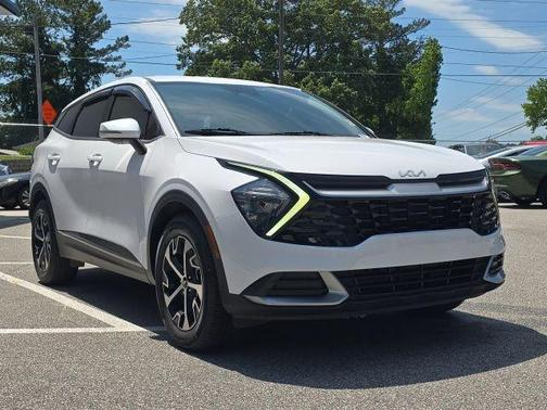 Glacial White Pearl 2023 Kia Sportage EX