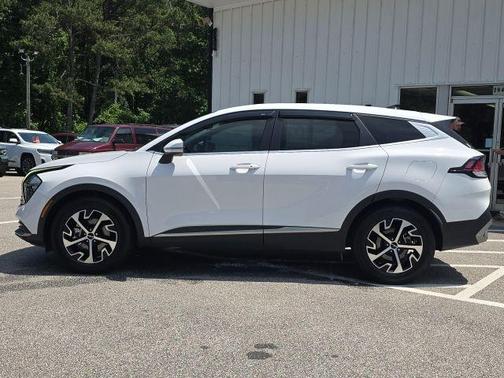 Glacial White Pearl 2023 Kia Sportage EX