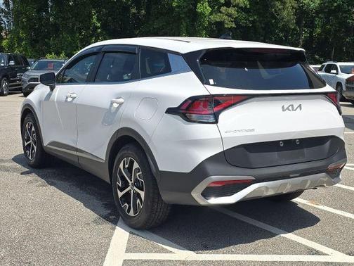Glacial White Pearl 2023 Kia Sportage EX