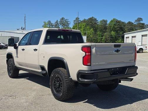 White Sand 2026 Chevrolet Silverado 2500 ZR2