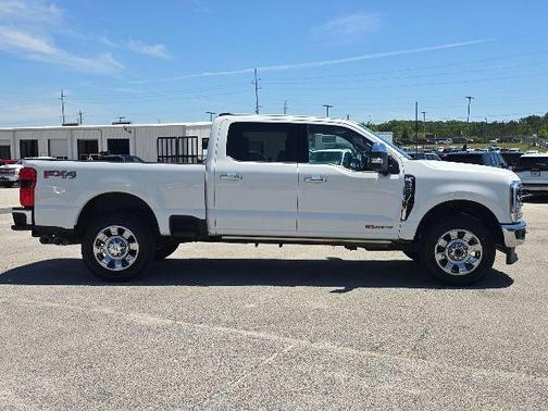 White Metallic 2024 Ford F-250 King Ranch