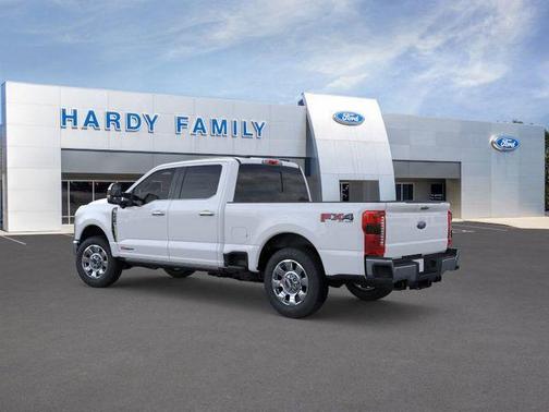 Oxford White 2026 Ford F-350 Lariat Super Duty
