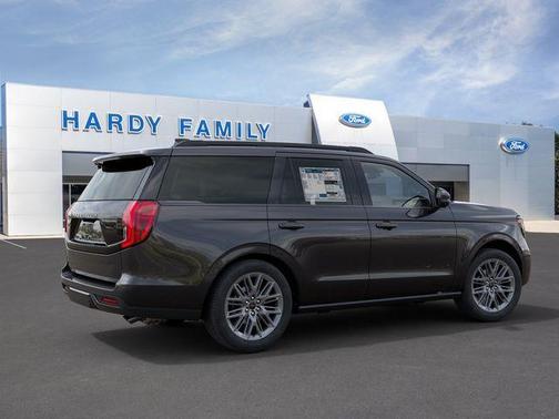 Dark Matter Gray Metallic 2027 Ford Expedition Platinum